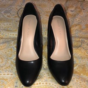 Black Kelly & Katie pumps!